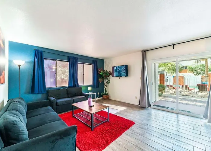 32- Modern Paradise Heated Pool Holiday home *
