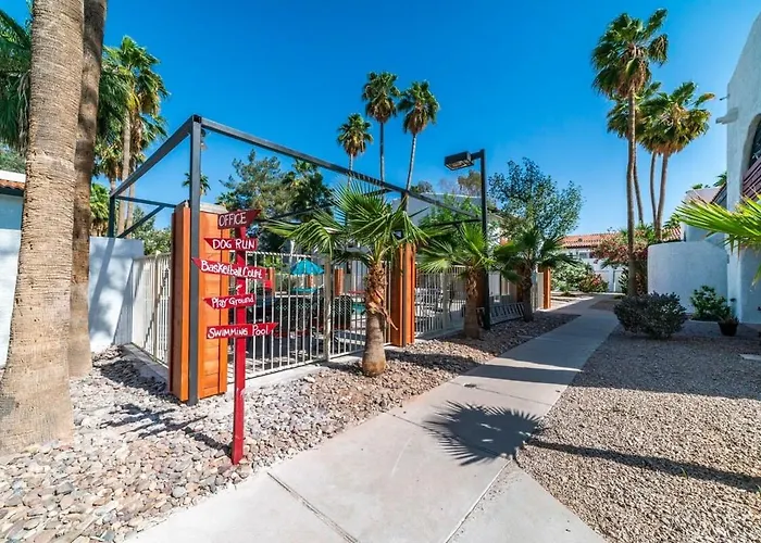 32- Modern Paradise Heated Pool *